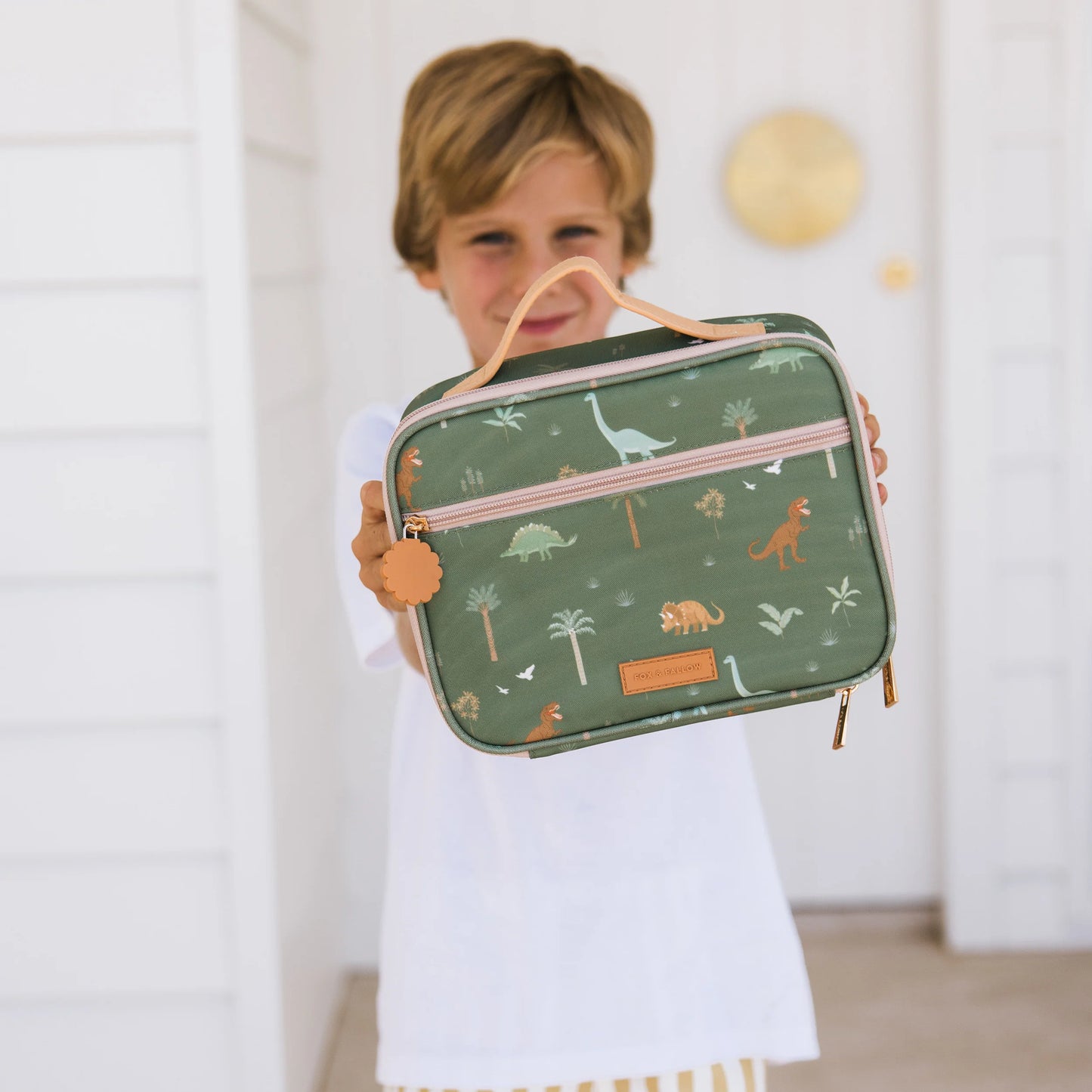 Behind The Trees - Green lunch bag with dinosaur pattern on a beige background- Fox & Fallow - Mini Lunch Bag - Dinos