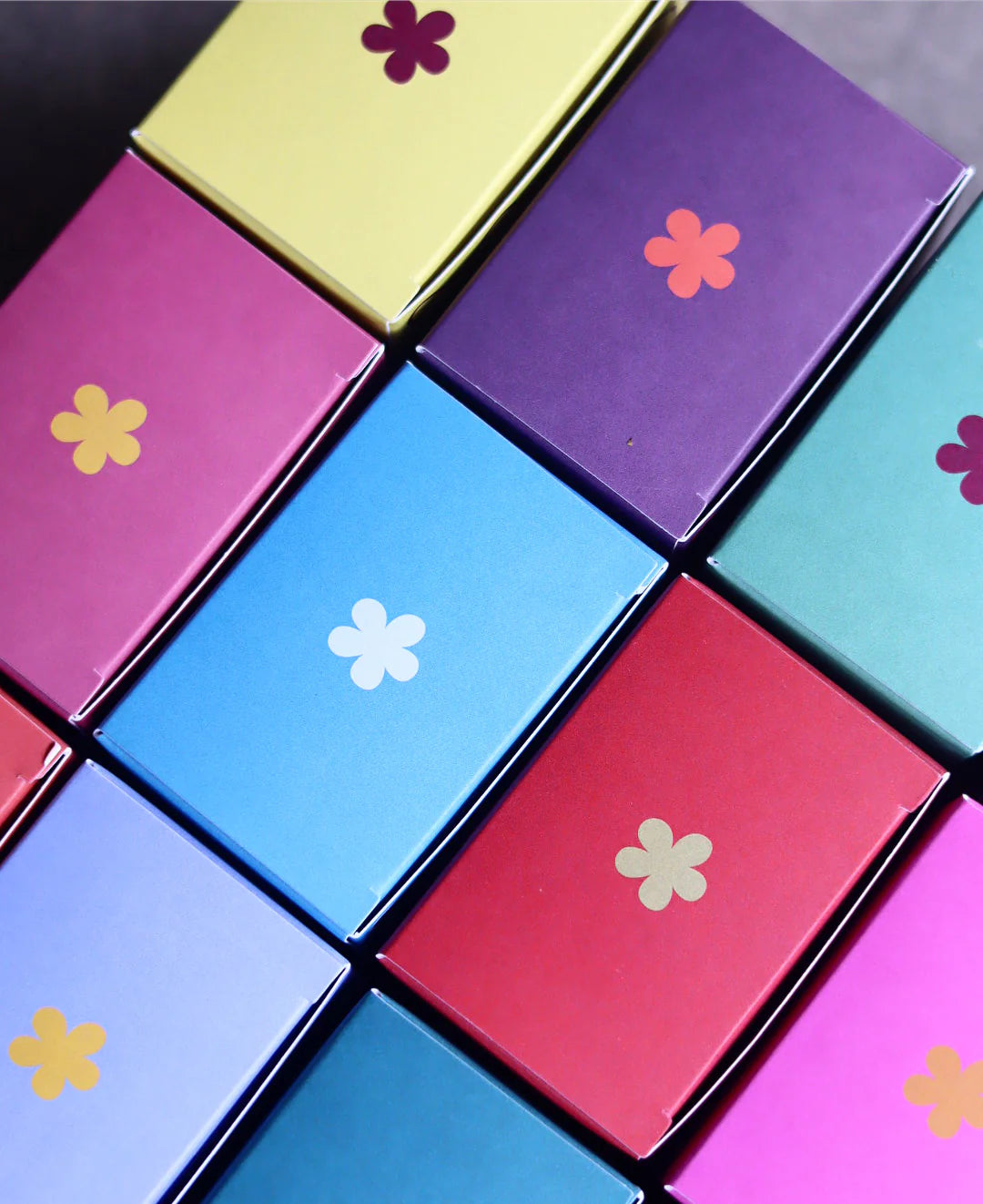 Behind The Trees - Sweets box with cashews on a pink background - Sweeta - Honey Roasted Cashews 100g