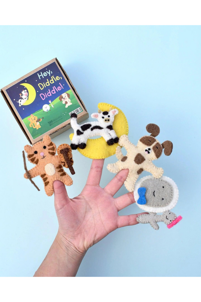 Behind The Trees - Tara Treasures - Finger Puppet Set - Hey Diddle Diddle - First Birthday gift idea - toddler gift idea - felt puppet set