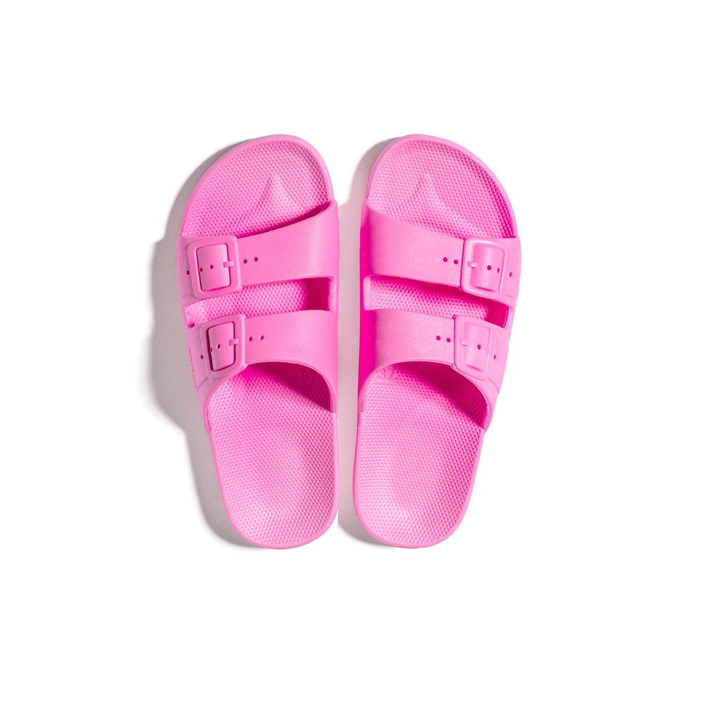 
                
                    Load image into Gallery viewer, Behind The Trees - Freedom Moses - Slides - Bubble Gum - Ultimate cool slides - vegan friendly - comfortable sandals - perfect for summer
                
            